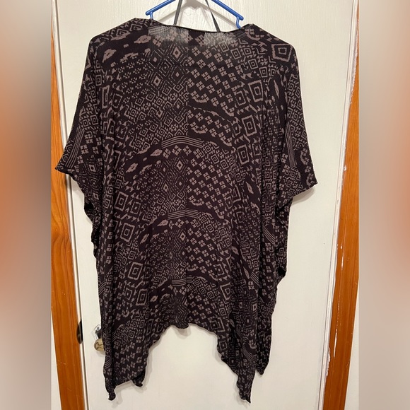 Black and gray and tan/olive print - Picture 2 of 4